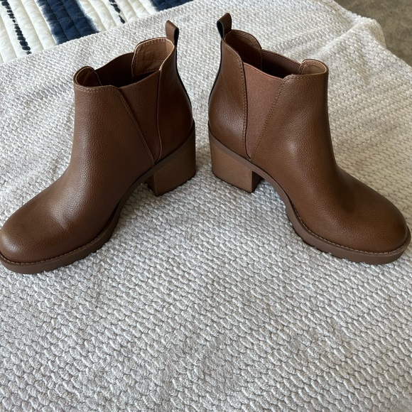 Ankle boots - Picture 7 of 9
